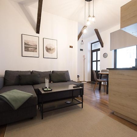 Lovely Brasov Flat With Patio And Mountain Views Eksteriør bilde