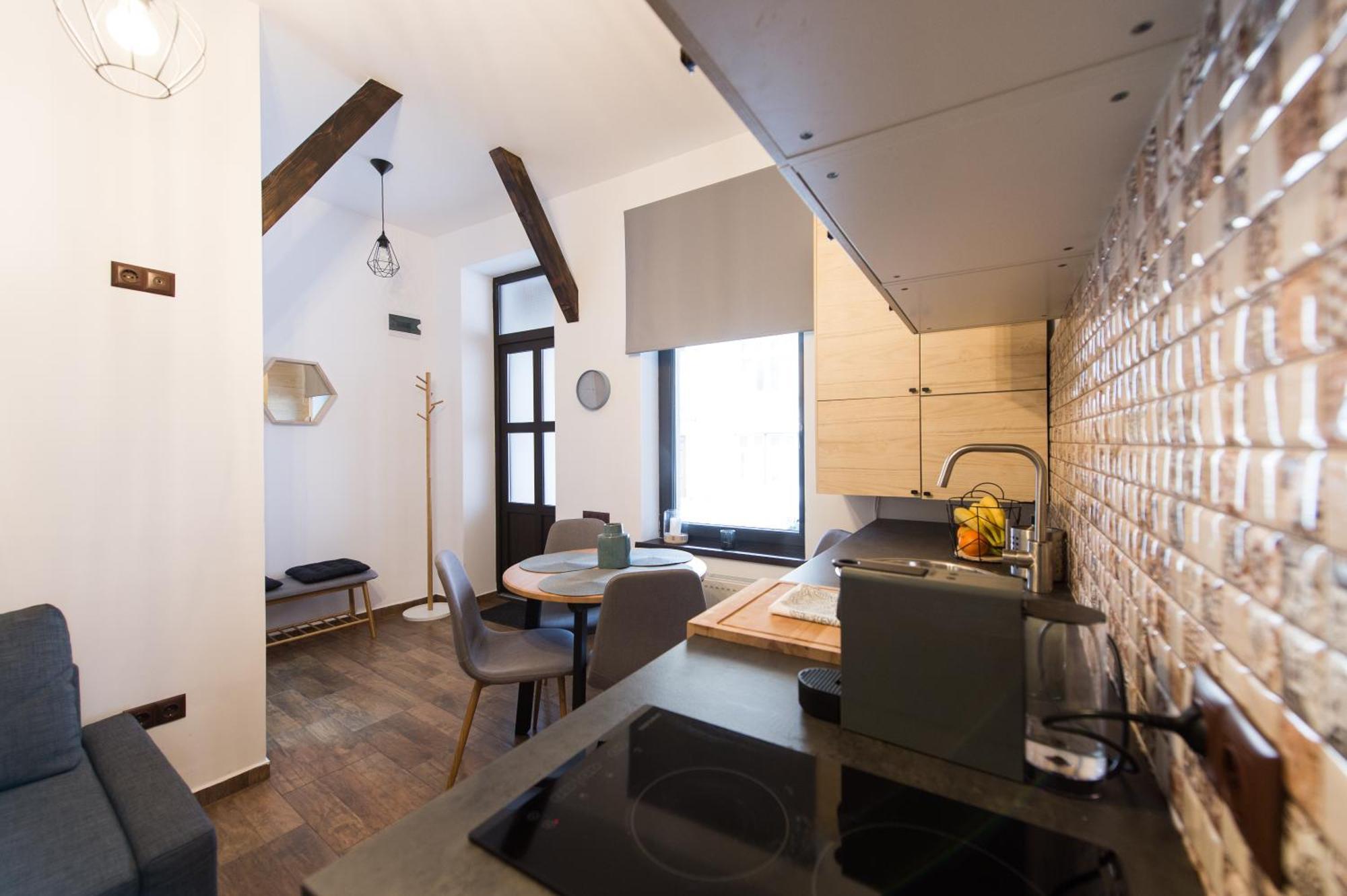 Lovely Brasov Flat With Patio And Mountain Views Eksteriør bilde