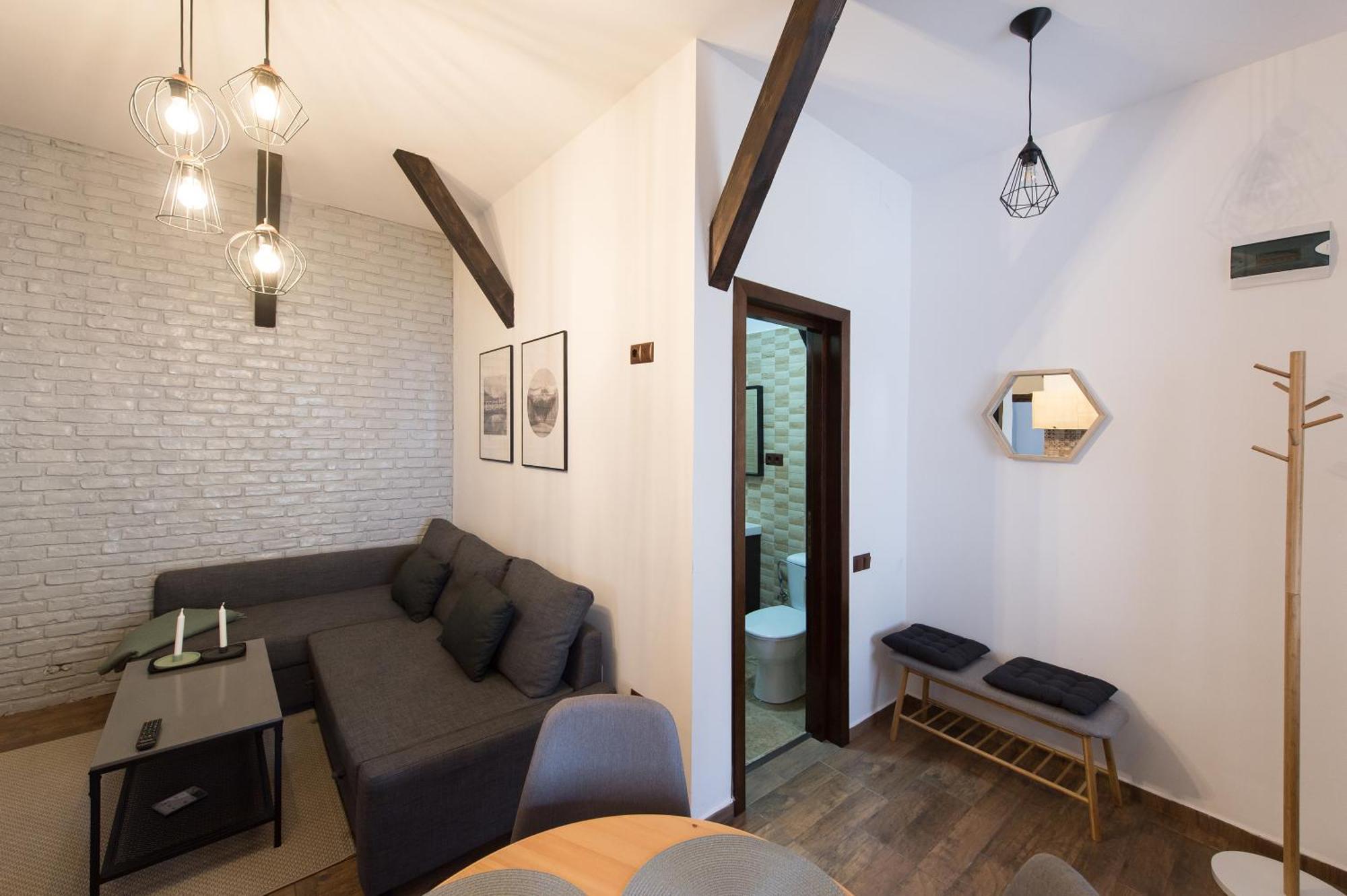 Lovely Brasov Flat With Patio And Mountain Views Eksteriør bilde