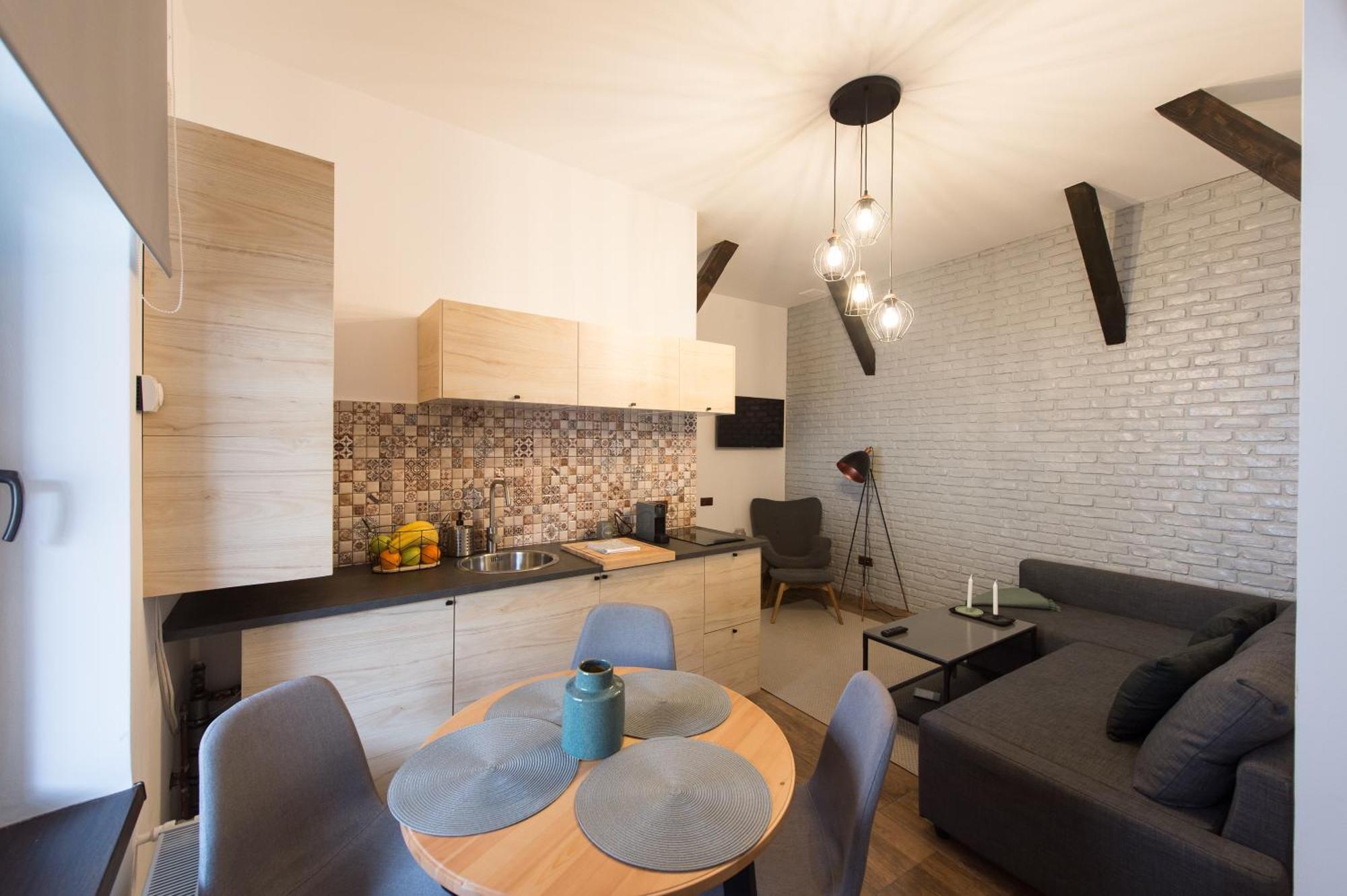 Lovely Brasov Flat With Patio And Mountain Views Eksteriør bilde