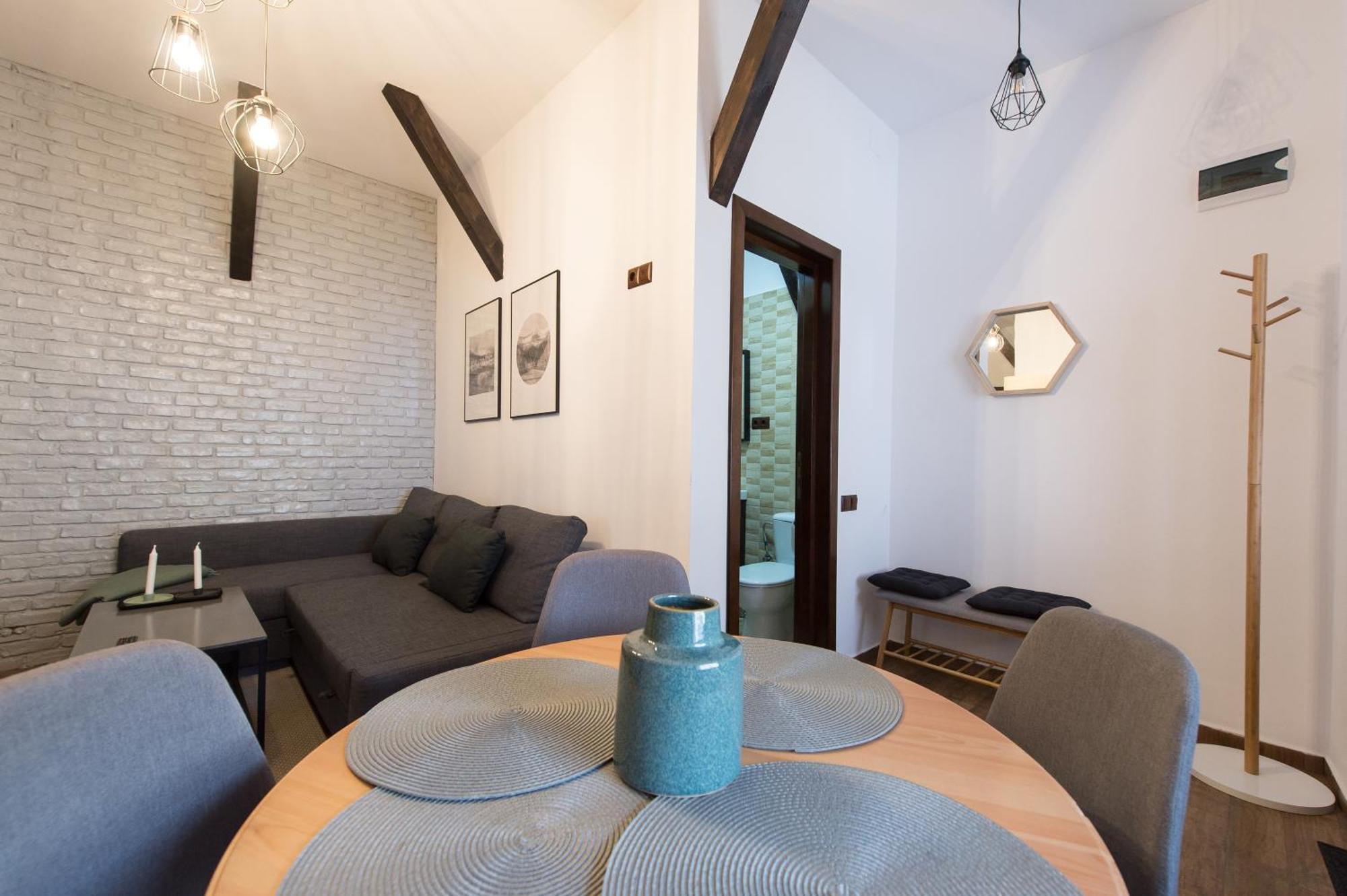 Lovely Brasov Flat With Patio And Mountain Views Eksteriør bilde