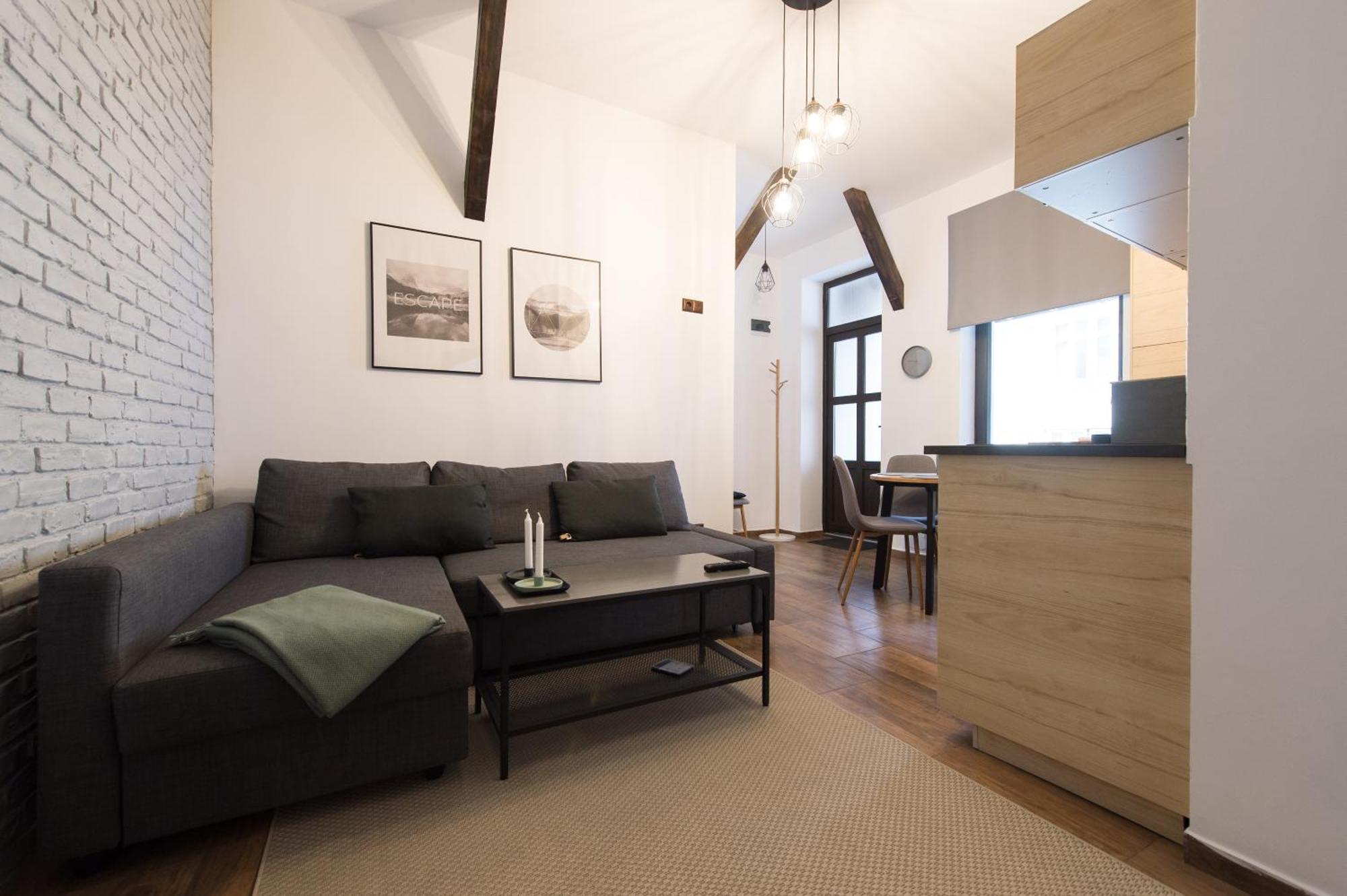 Lovely Brasov Flat With Patio And Mountain Views Eksteriør bilde